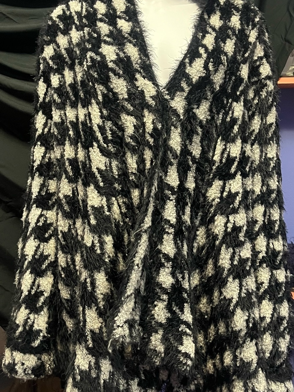 Sioni cozy Black and White Houndstooth Fuzzy Knit Women's Sweater